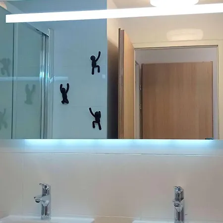 Apartamento Rénové 47m² - 6 Pers, Proche Pistes Et Commodités, Quartier Animé, Parking Inclus - Fr-1-545-32