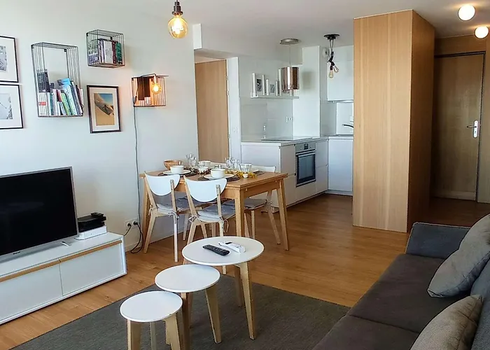 Renove 47m² - 6 Pers, Proche Pistes Et Commodites, Quartier Anime, Parking Inclus - Fr-1-545-32 *